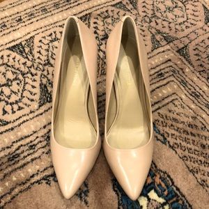 Saks Fifth Avenue nude color leather pumps, sz 8M